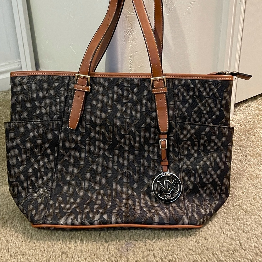 NX large tote bag